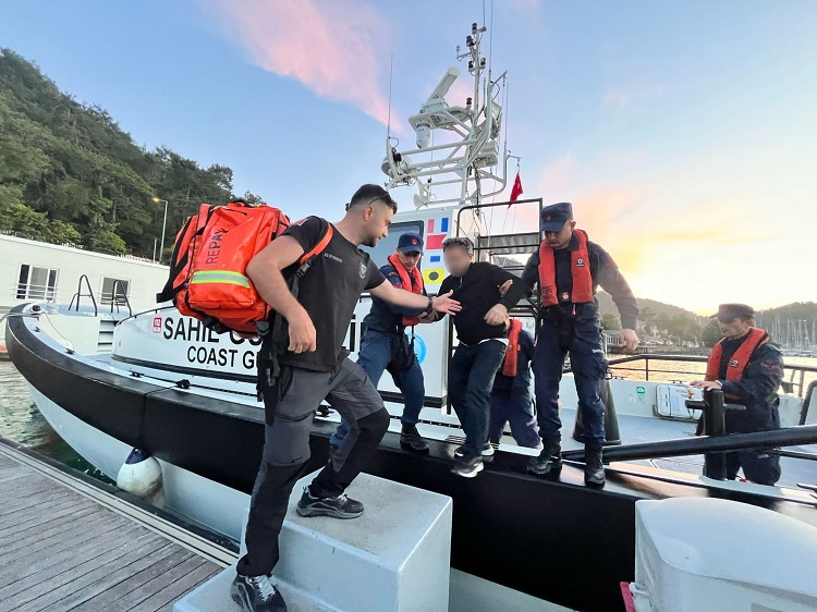 Gemide Rahatsızlanan Kişi Tıbbi Tahliye Edildi
