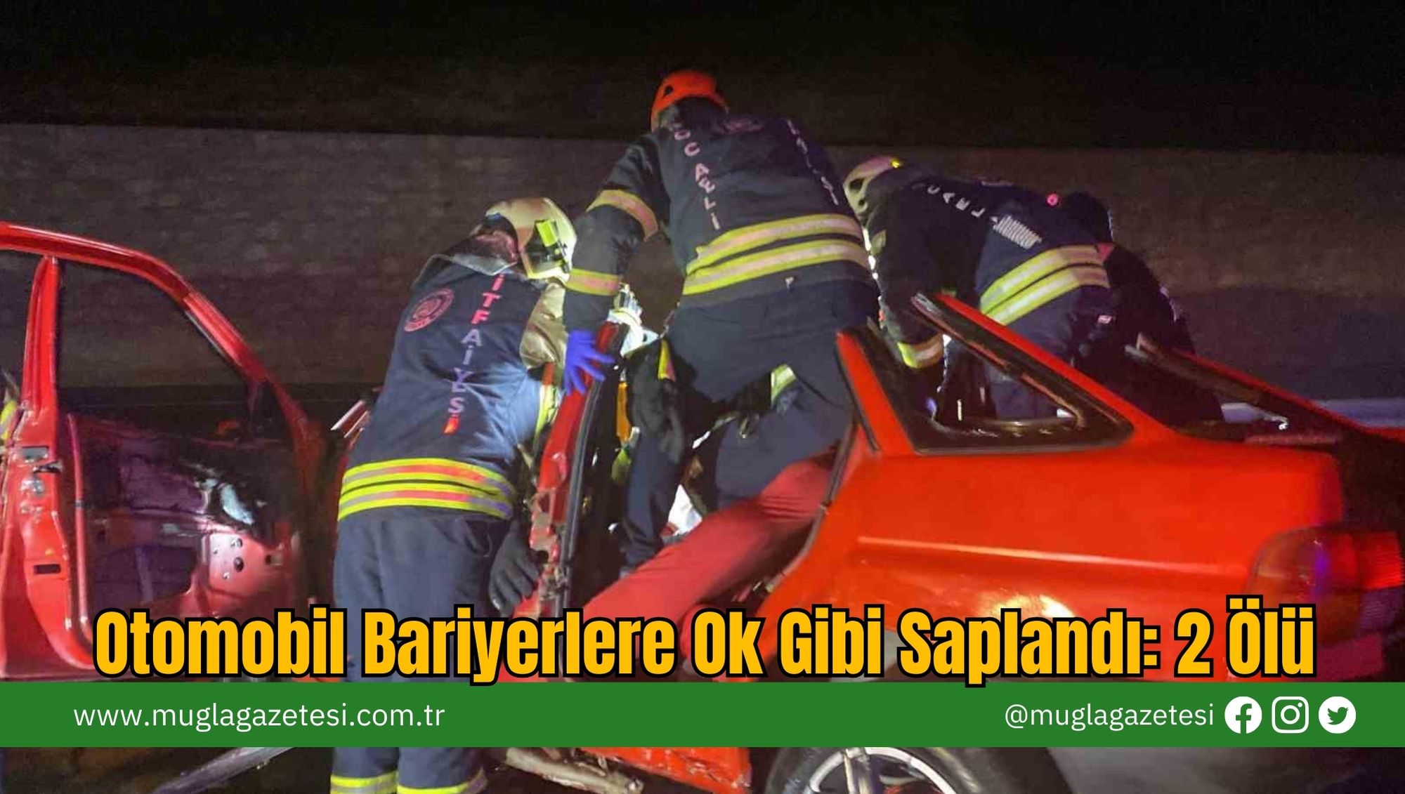 Otomobil Bariyerlere Ok Gibi Saplandı: 2 Ölü