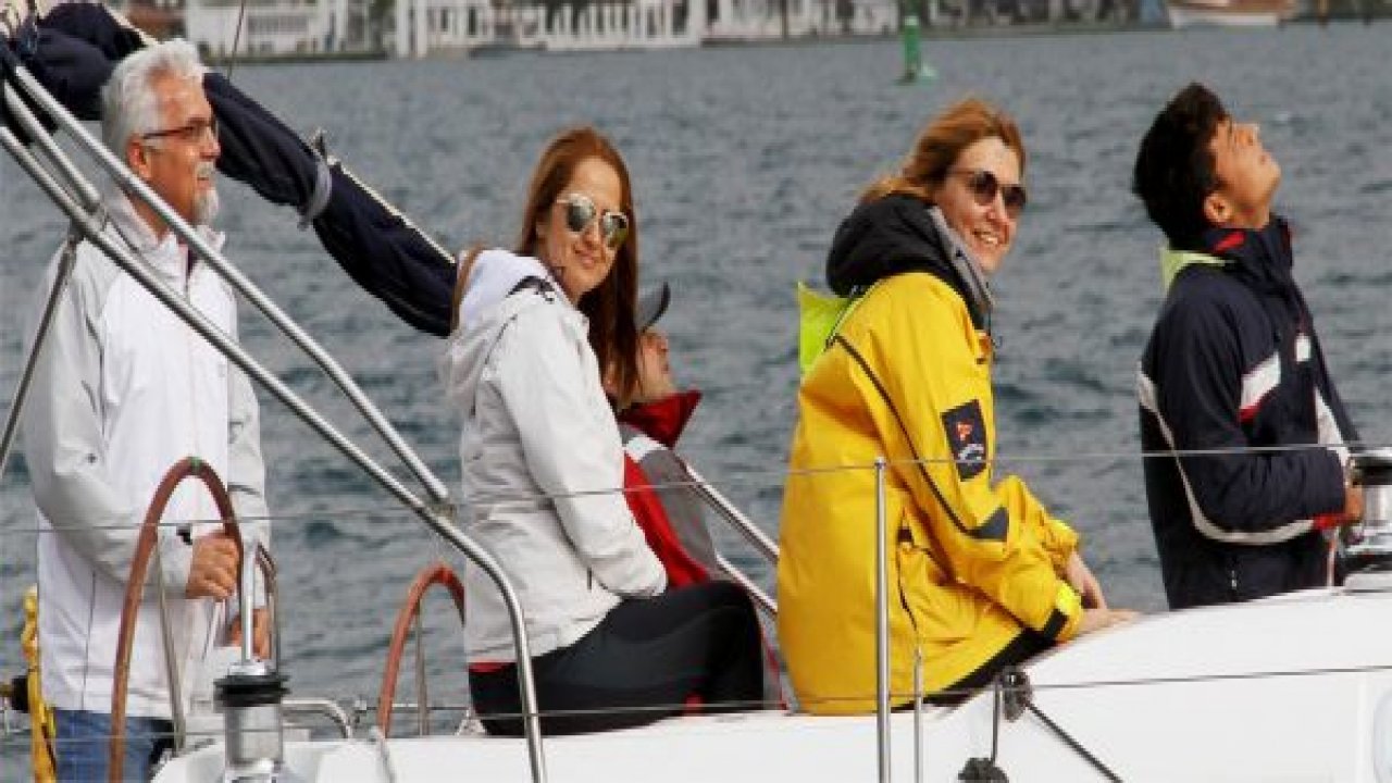 Yelkenleri kadına şiddete karşı açtılar