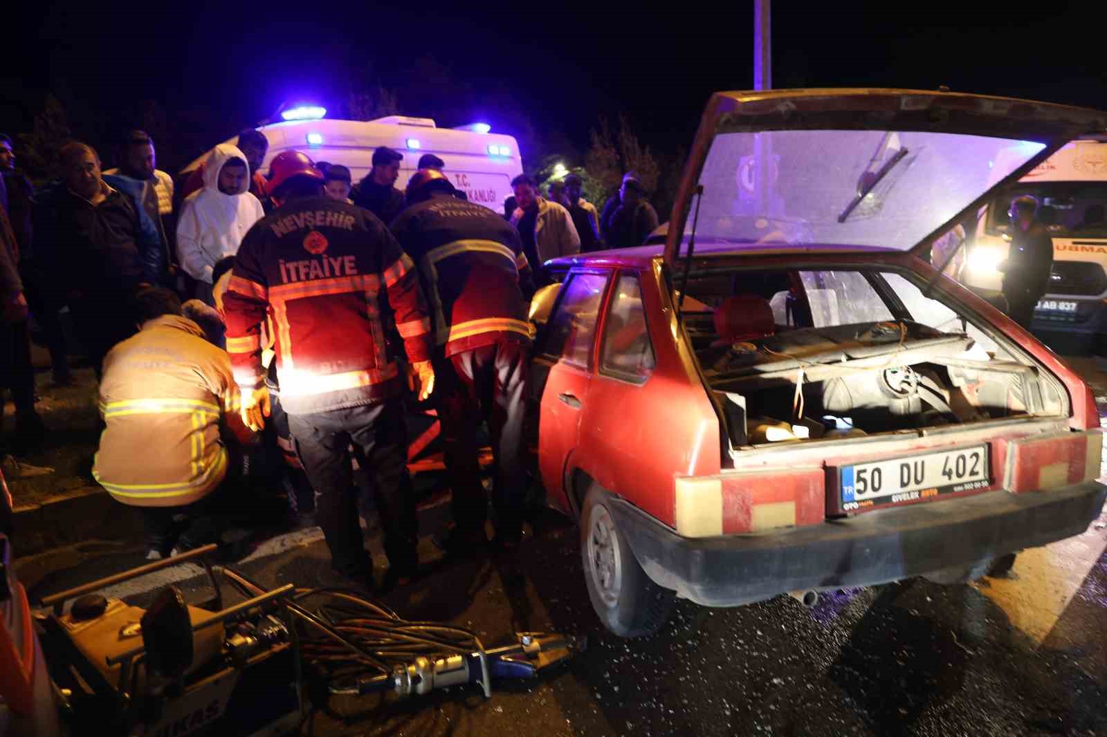 Kırmızı Işıkta Kaza: Otomobil Duran Araca Çarptı