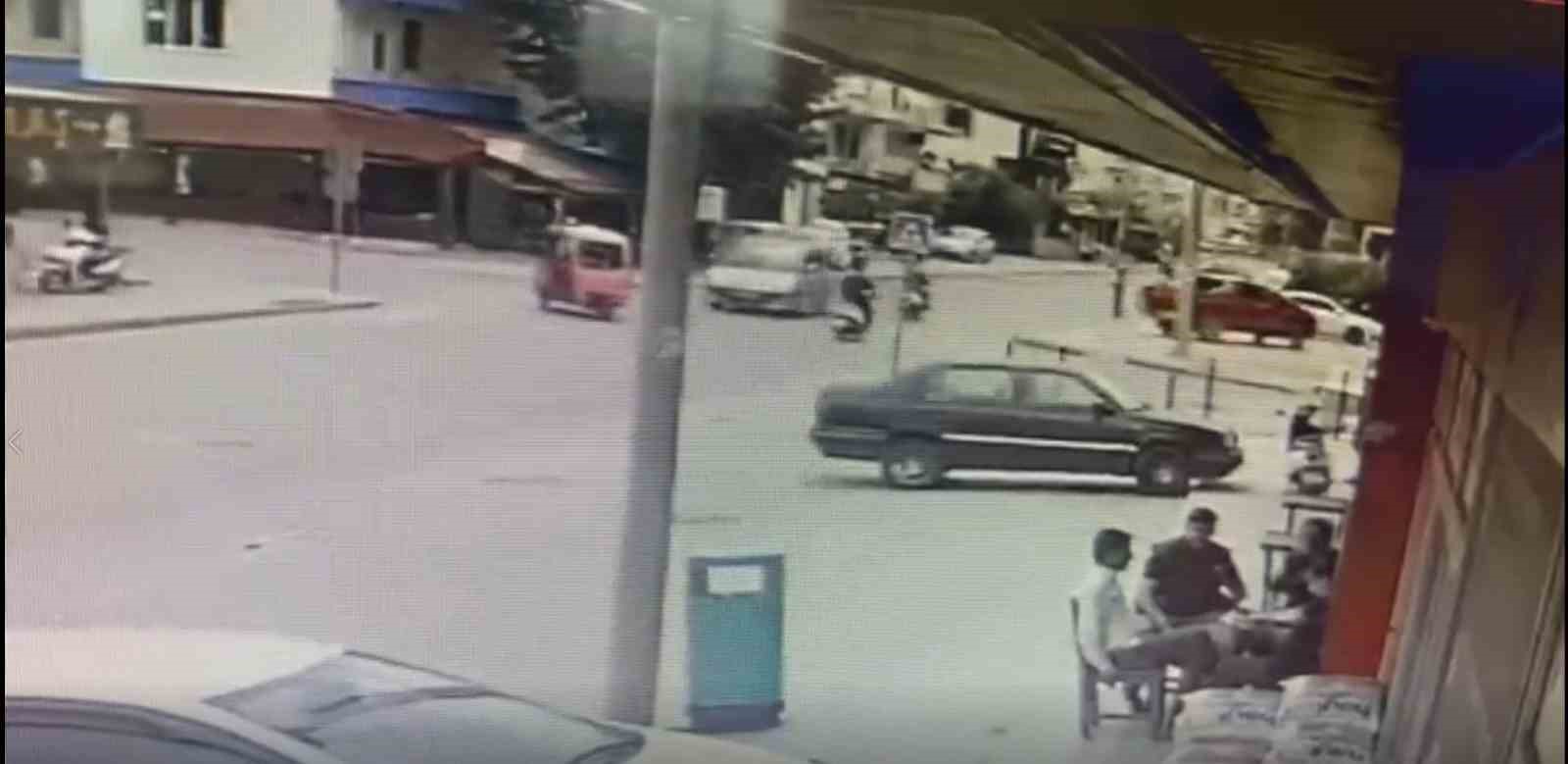 Motosiklet İle Hafif Ticari Araç Çarpıştı