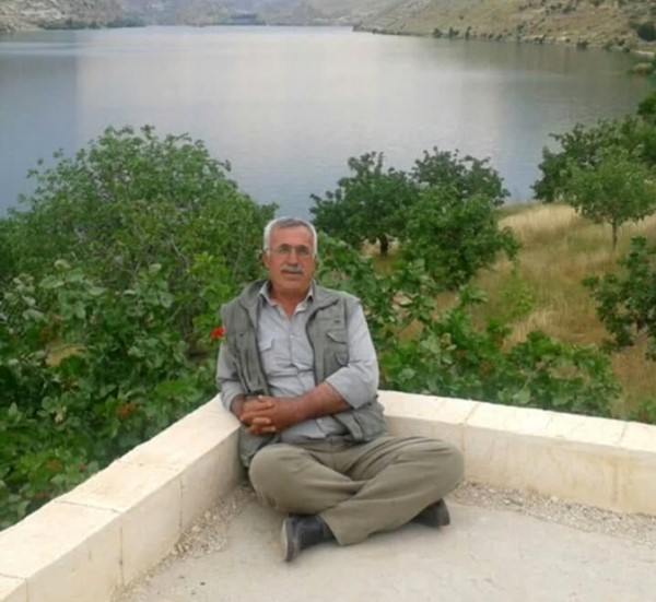 Aile Faciası: Babasını Bıçakladı, Annesi Ağır Yaralandı