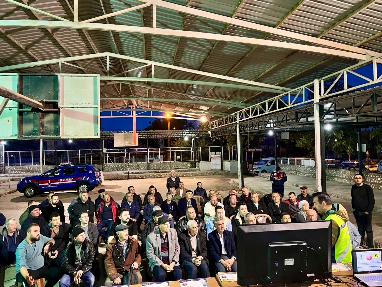 Jandarmadan Akçaova’da Siber Farkındalık Eğitimi