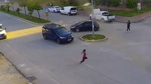 10 Yaşındaki Çocuğa Araç Çarptı: O Anlar Kamereda