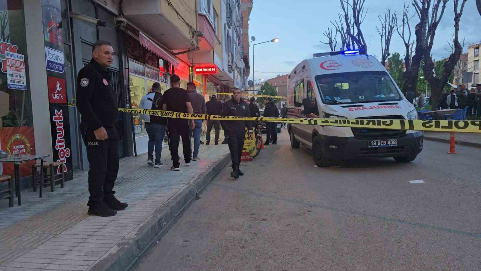 Kavga Sırasında Yanlışlıkla Kendini Vurdu