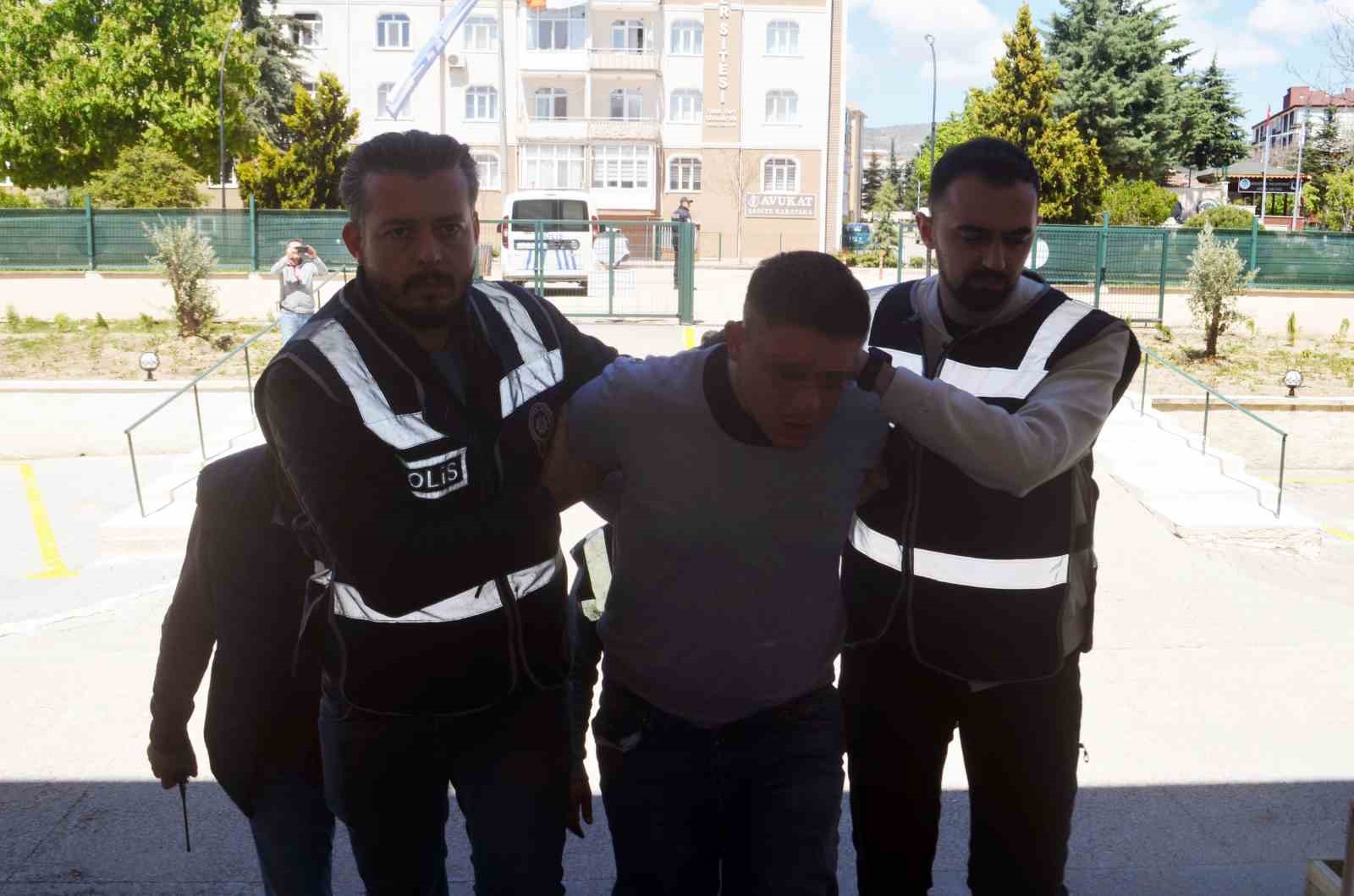 Annesini Bıçaklayarak Öldüren Zanlının Kan Donduran Sabıkası Ortaya Çıktı