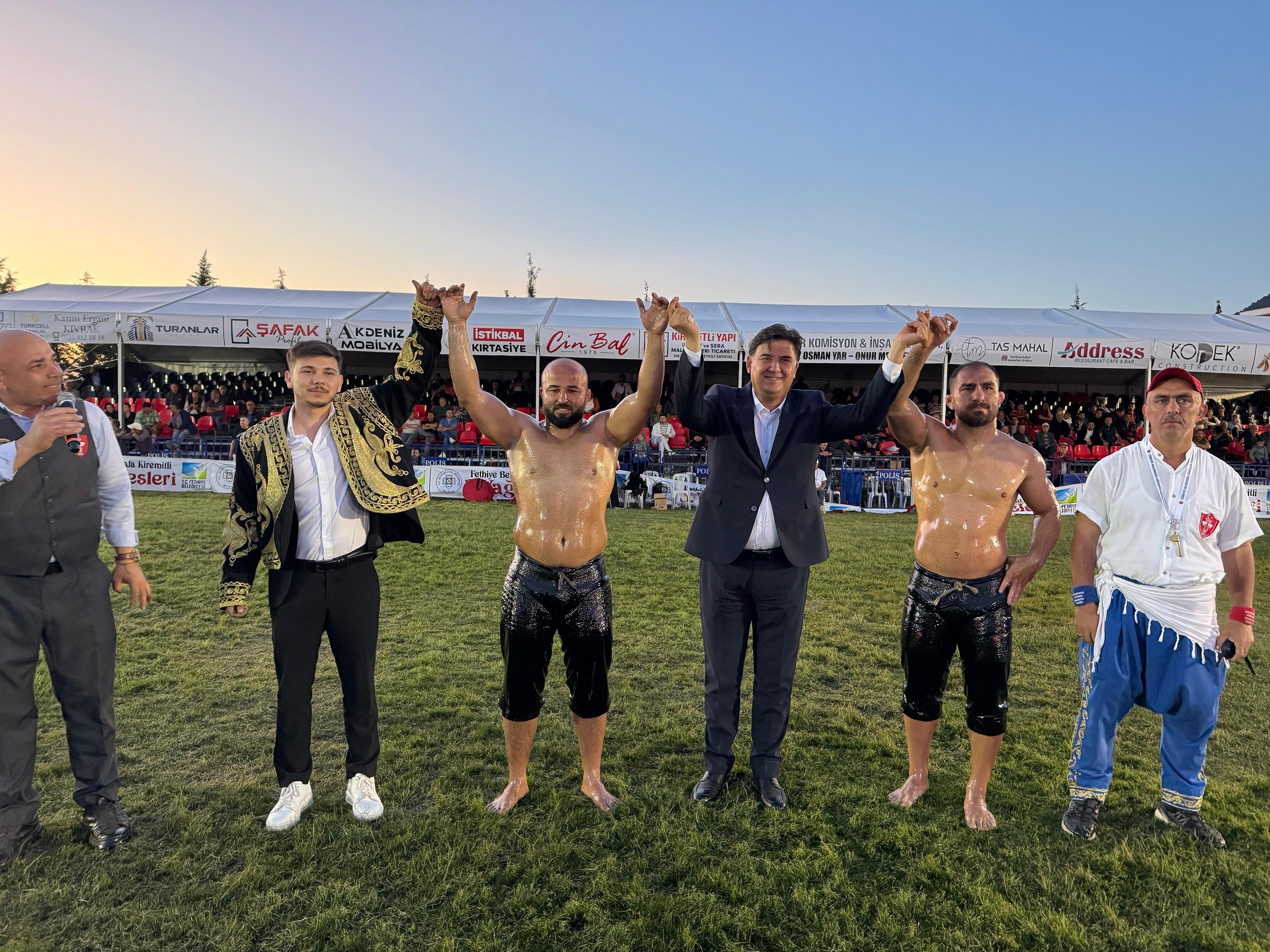 Fethiye’de Başpehlivan Feyzullah Aktürk Oldu