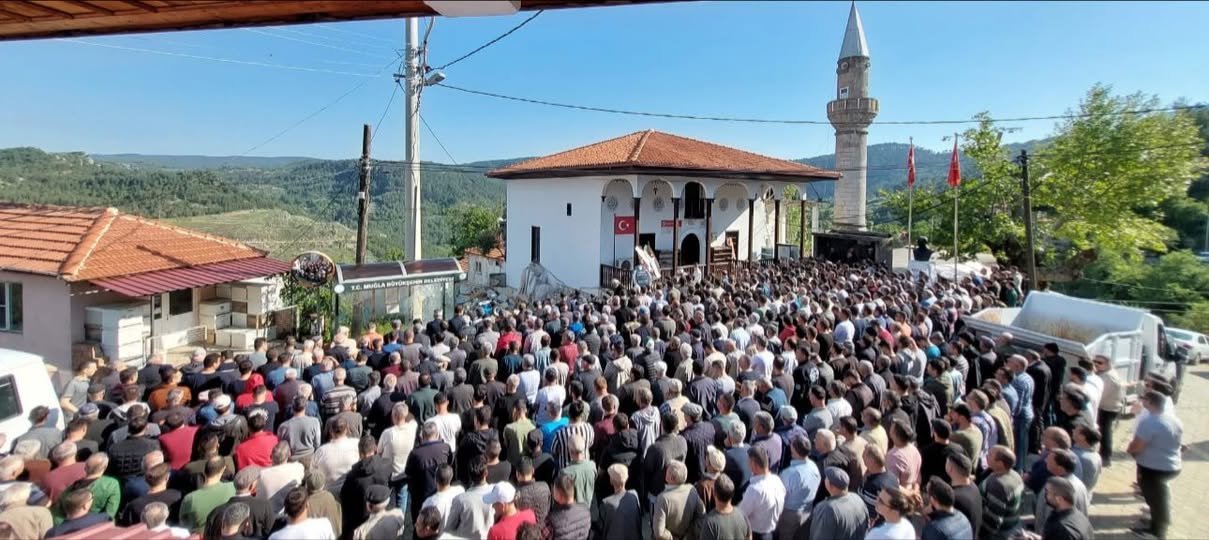 Abdullah Aktaş’ın Eşi Ummuhan Aktaş Göz Yaşları İçinde Toprağa Verildi