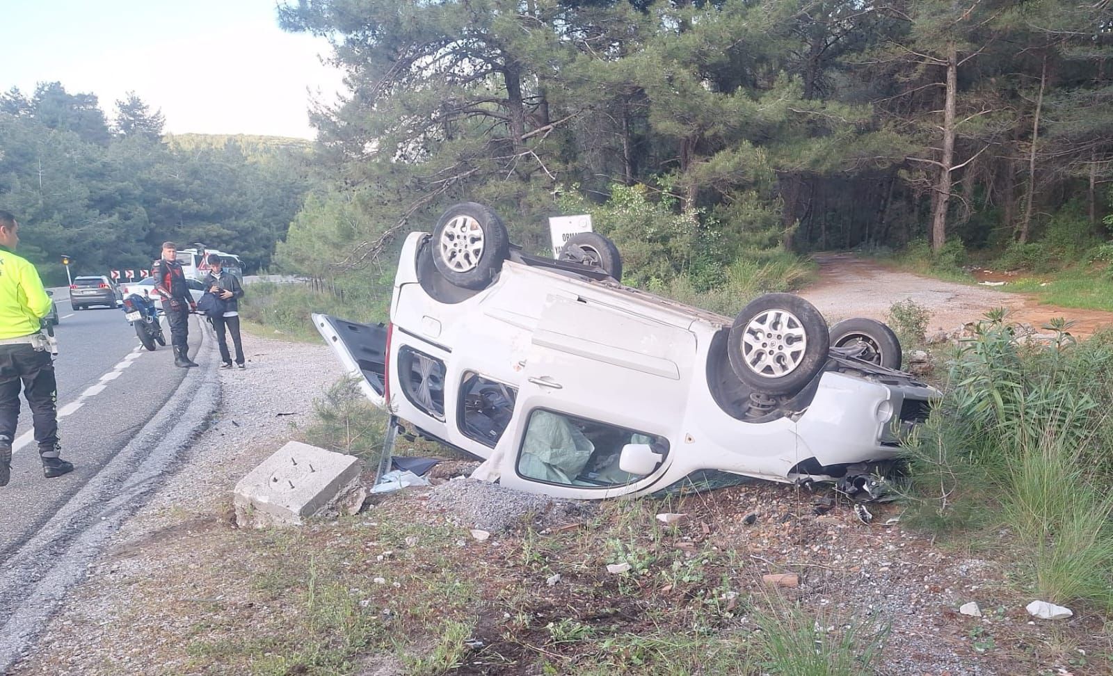 Sakar Geçidinde Trafik Kazası: 3 Yaralı