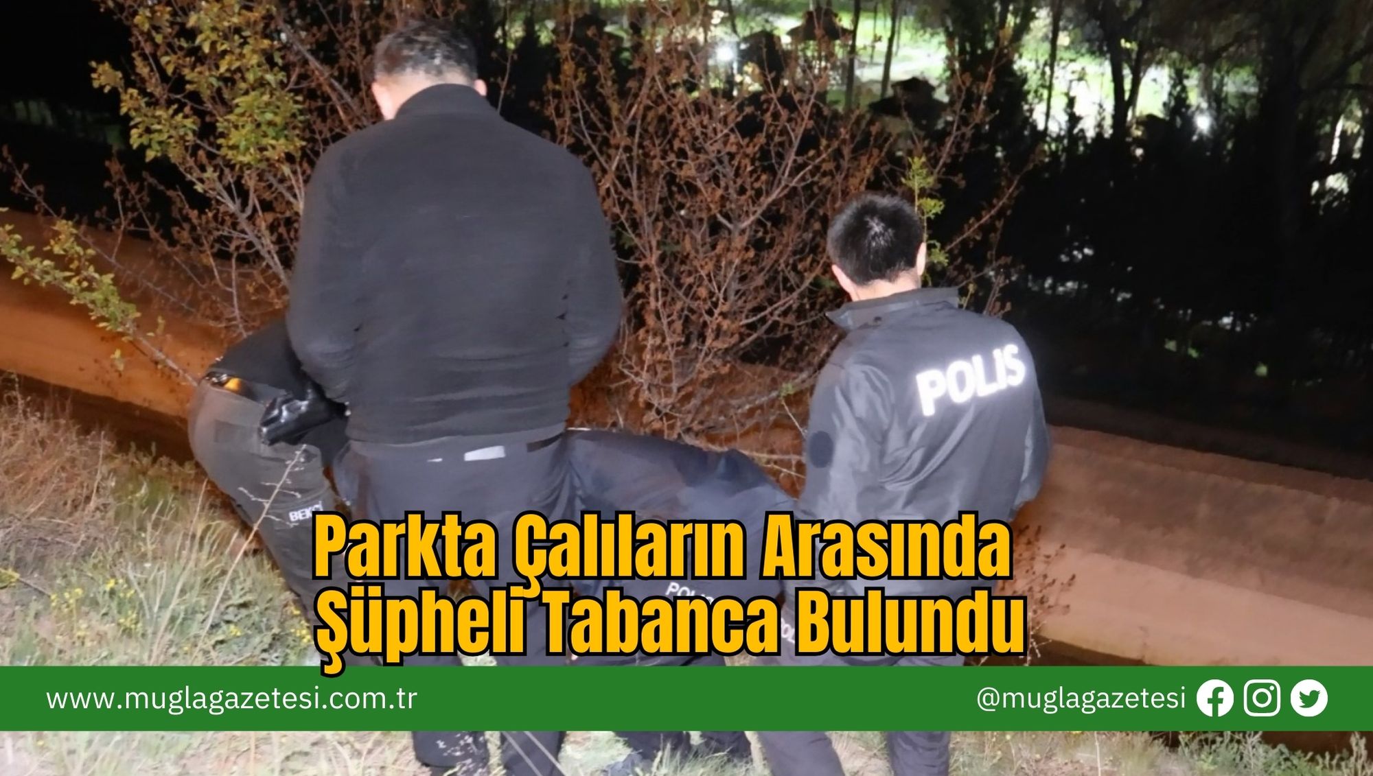 Parkta Çalıların Arasında Şüpheli Tabanca Bulundu