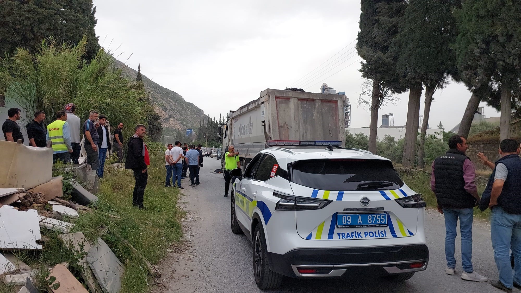 Kamyonun Çarptığı Temizlik Görevlisi Hayatını Kaybetti