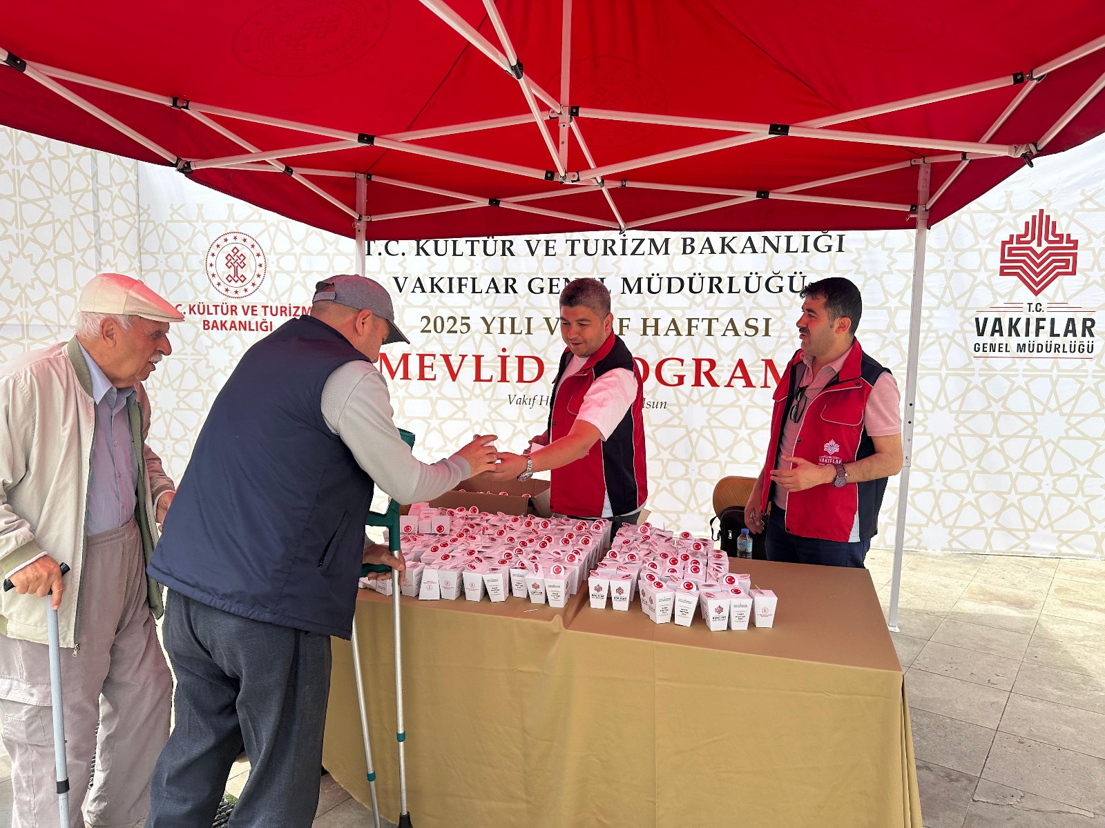 Vakıf Haftasında Muğla,Aydın ve Denizli'de Gönüllere Tatlı Dokunuş