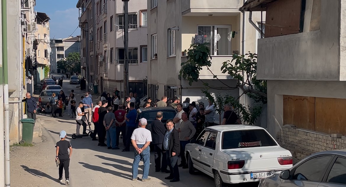 Çöp Atma Kavgası: 1’i Ağır 3 Yaralı