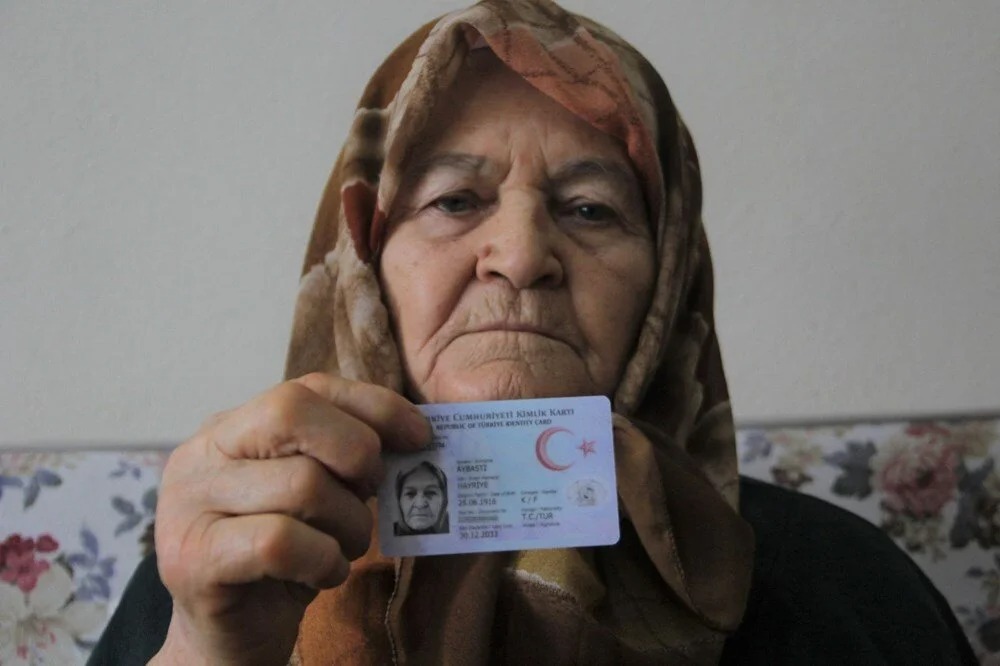 Hayriye Nine 110 Yaşına Nasıl Geldi? İşte O Çok Yediği 3 Mucizevi Besin