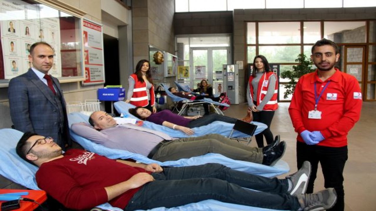 Spor Bilimleri Fakültesi öğrencileri kan bağışladı