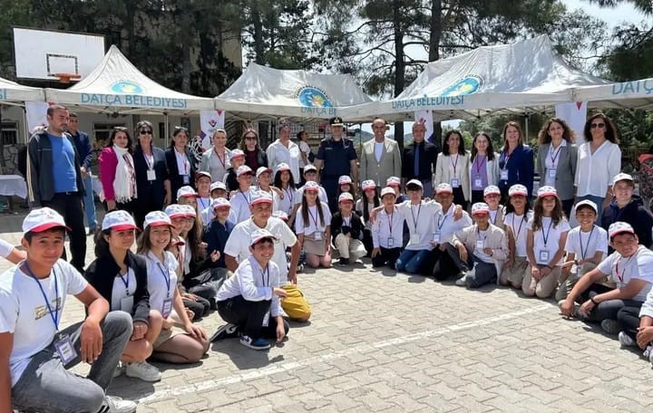 Datça'da Bilim Fuarı Açıldı: Öğrenciler 15 Projeyle Görücüye Çıktı