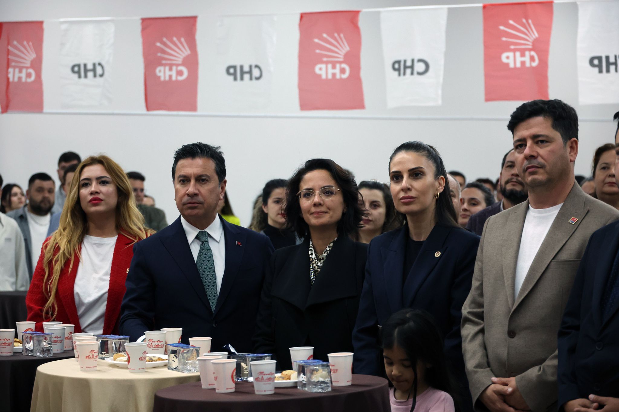 CHP’de 19 Mayıs Coşkusu: Genç Üyelere Rozet Töreni