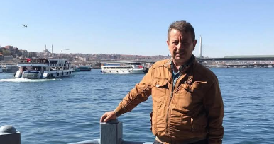 Yol Kenarında Yürürken Otomobil Çarptı Hayatını Kaybetti