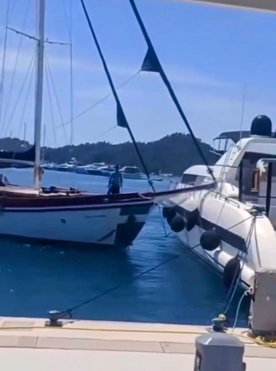 Fethiye'de Guletin  Lüks Yata Çarptığı Anlar Kamerada