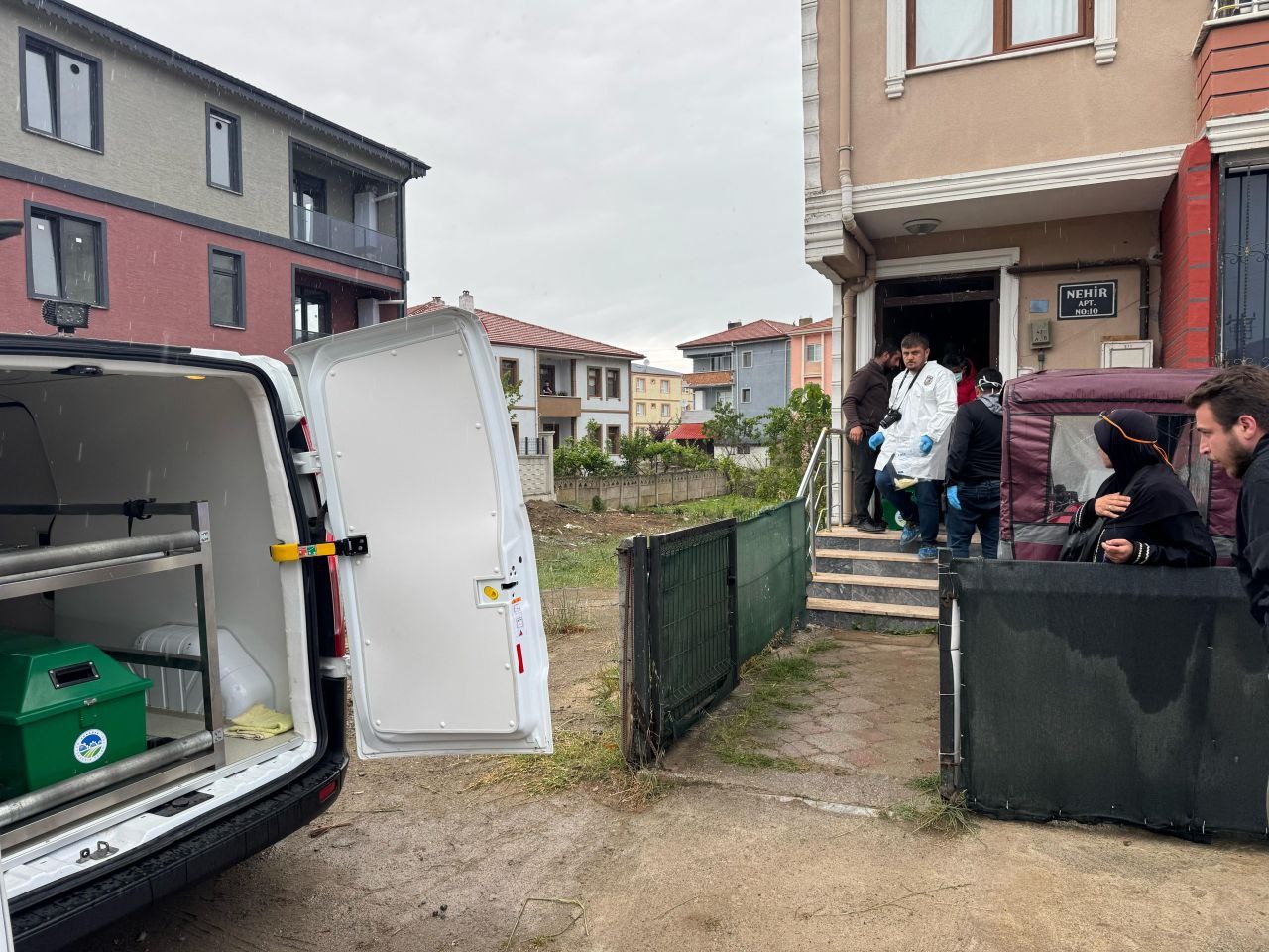 Balkonunda Ölü Bulunan Eski Oyuncunun Ölümü Şok Etti