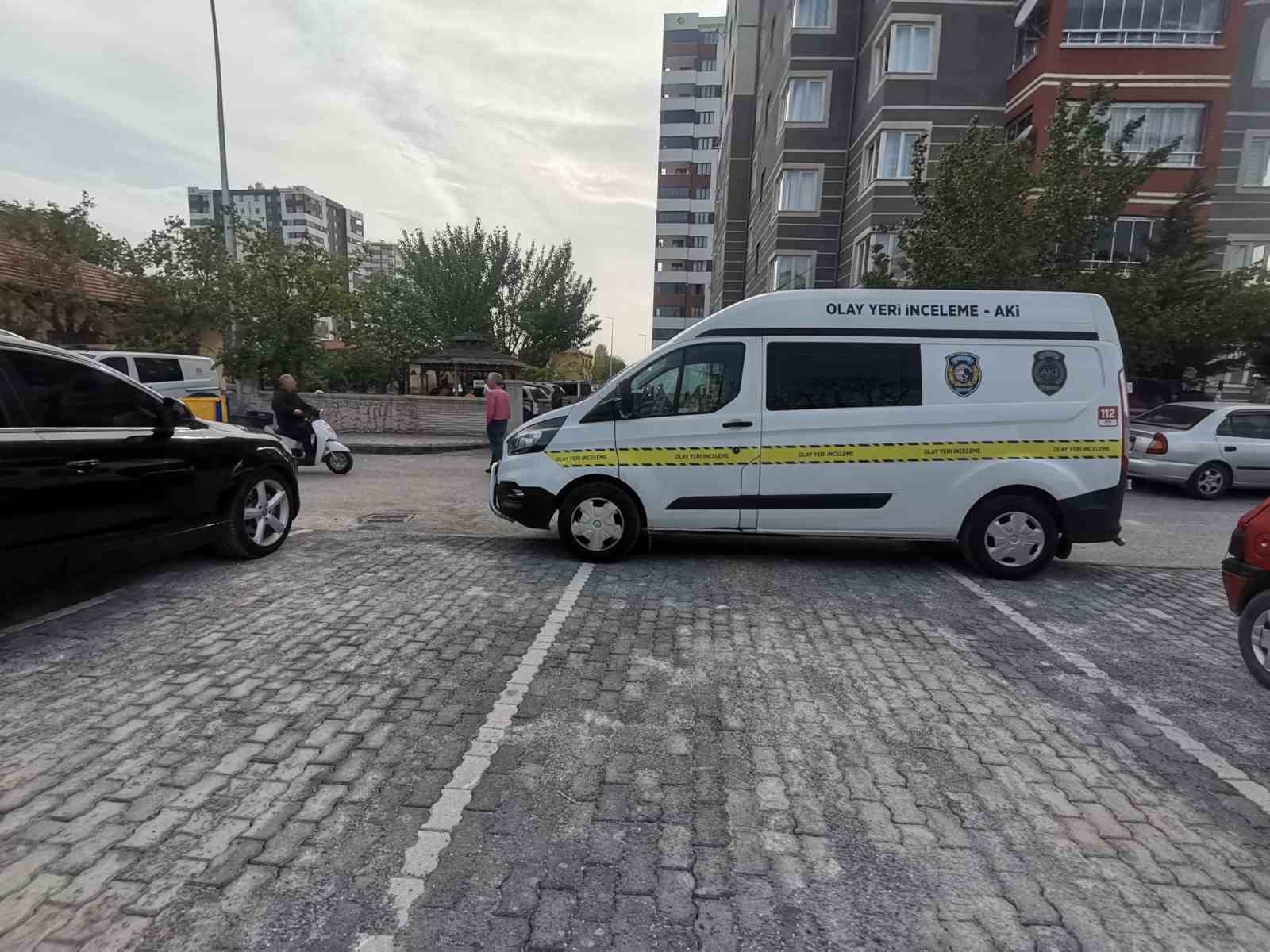 8. Kattan Düşen Kişi Olay Yerinde Hayatını Kaybetti