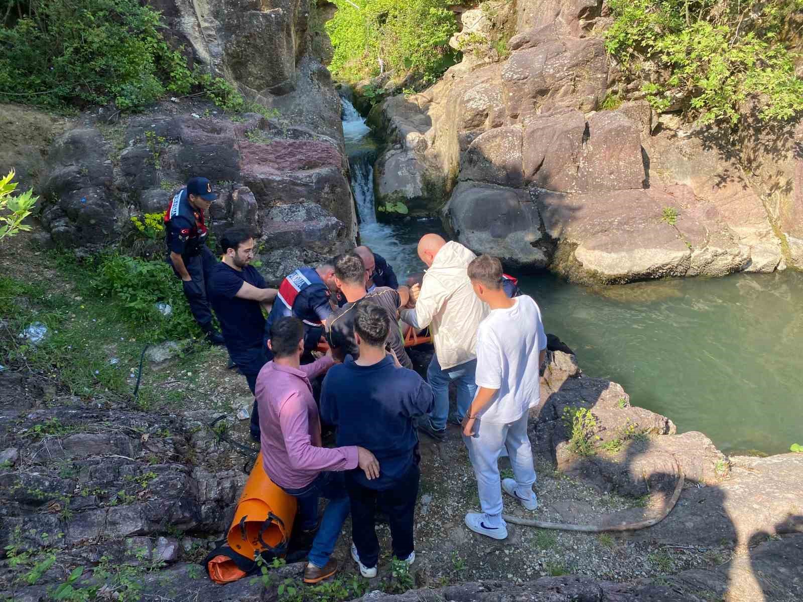 16 Yaşındaki Çocuk Serinlenmek İçin Girdiği Derede Boğularak Can Verdi