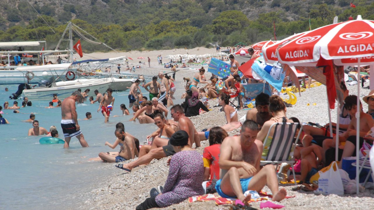 Ölüdeniz doldu taştı