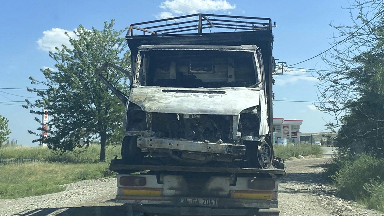 Yanmış Kamyonette Bulunmuşlardı: Baba ve Oğlunun Ölümünde Önemli Gelişme