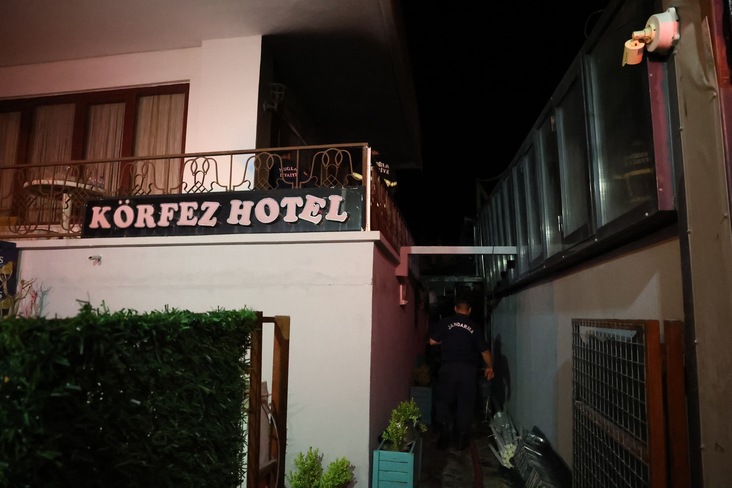 Akyaka'da Restoranda Çıkan Yangın Söndürüldü