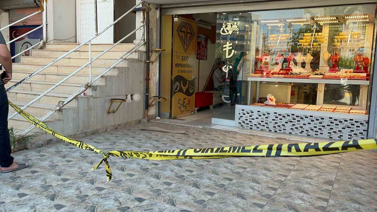 Kuyumcu Silahlı Saldırıda Hayatını Kaybetti