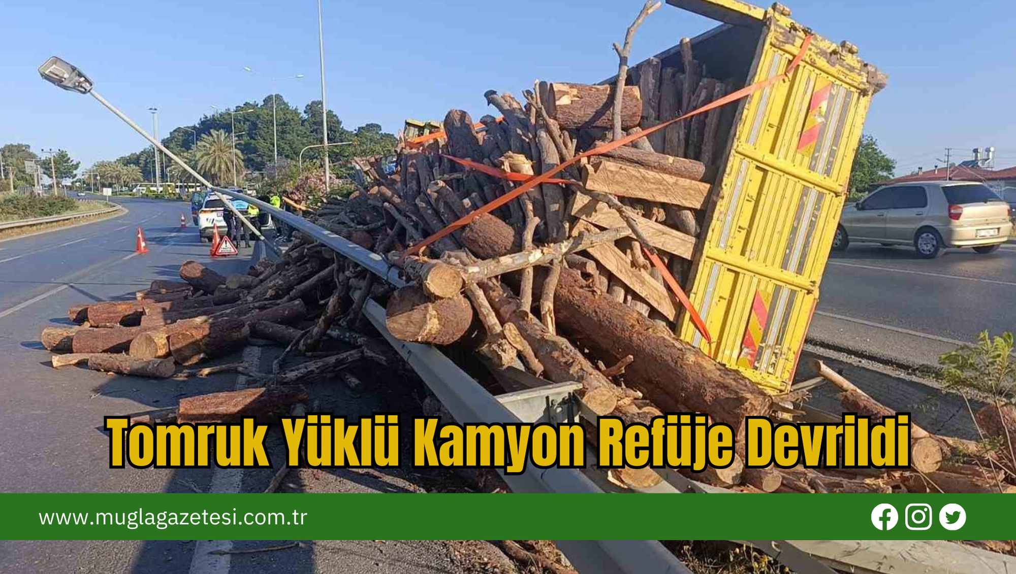 Tomruk Yüklü Kamyon Refüje Devrildi