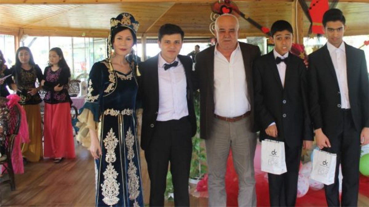 Karaçelik özel sporcularla birarada