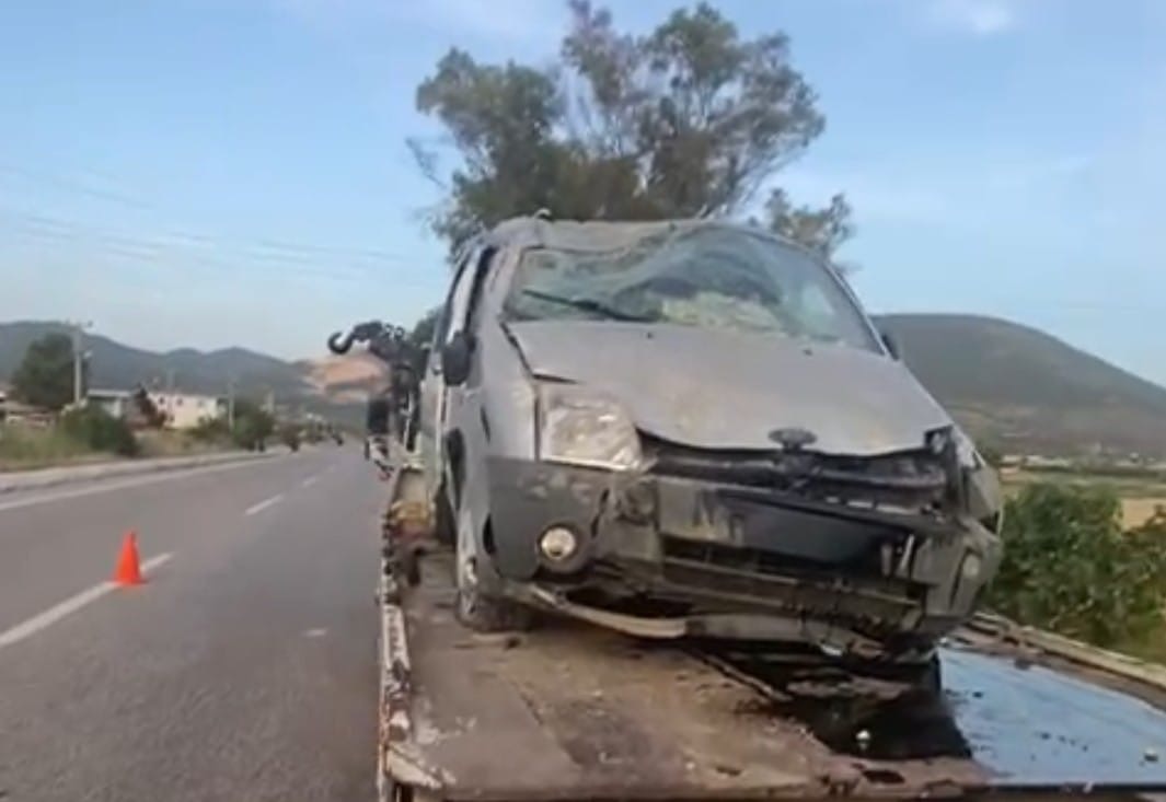 Muğla'da Otomobil Şarampole Yuvarlandı