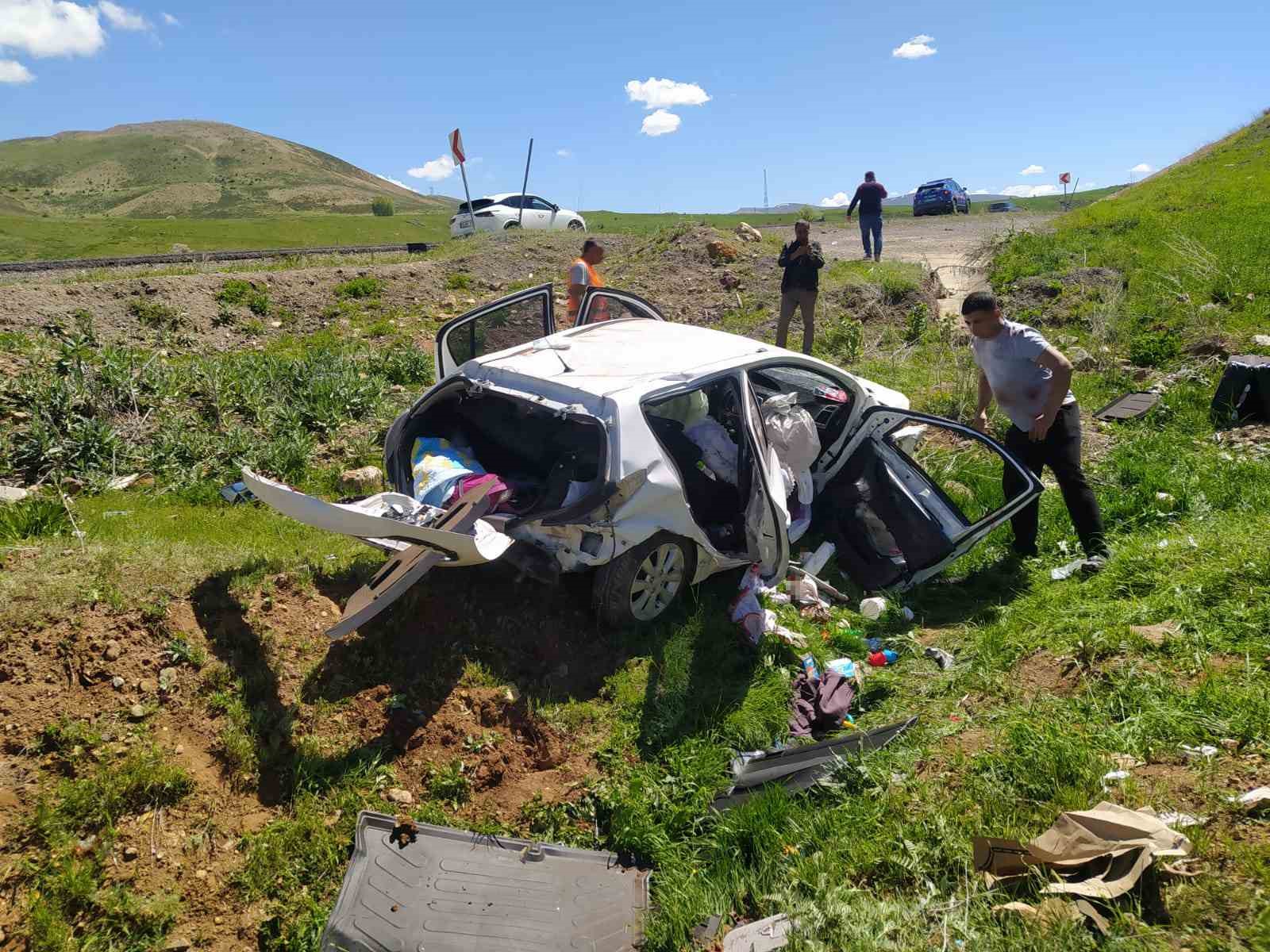 Feci Trafik Kazasında Baba, Eşi ve Çocuğunu Geride Bıraktı