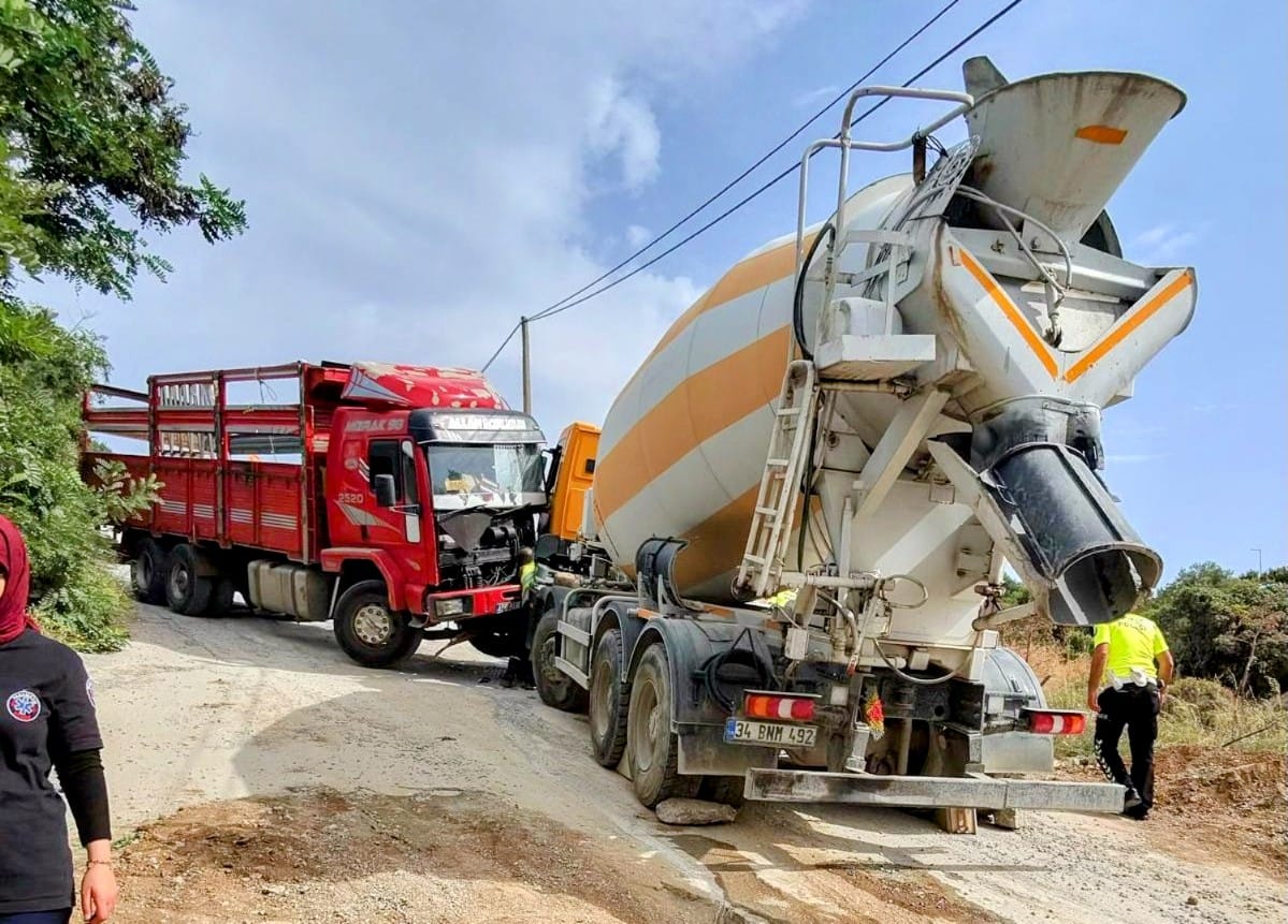Muğla’da Kamyonet ile Beton Mikseri Arasında Feci Ölüm