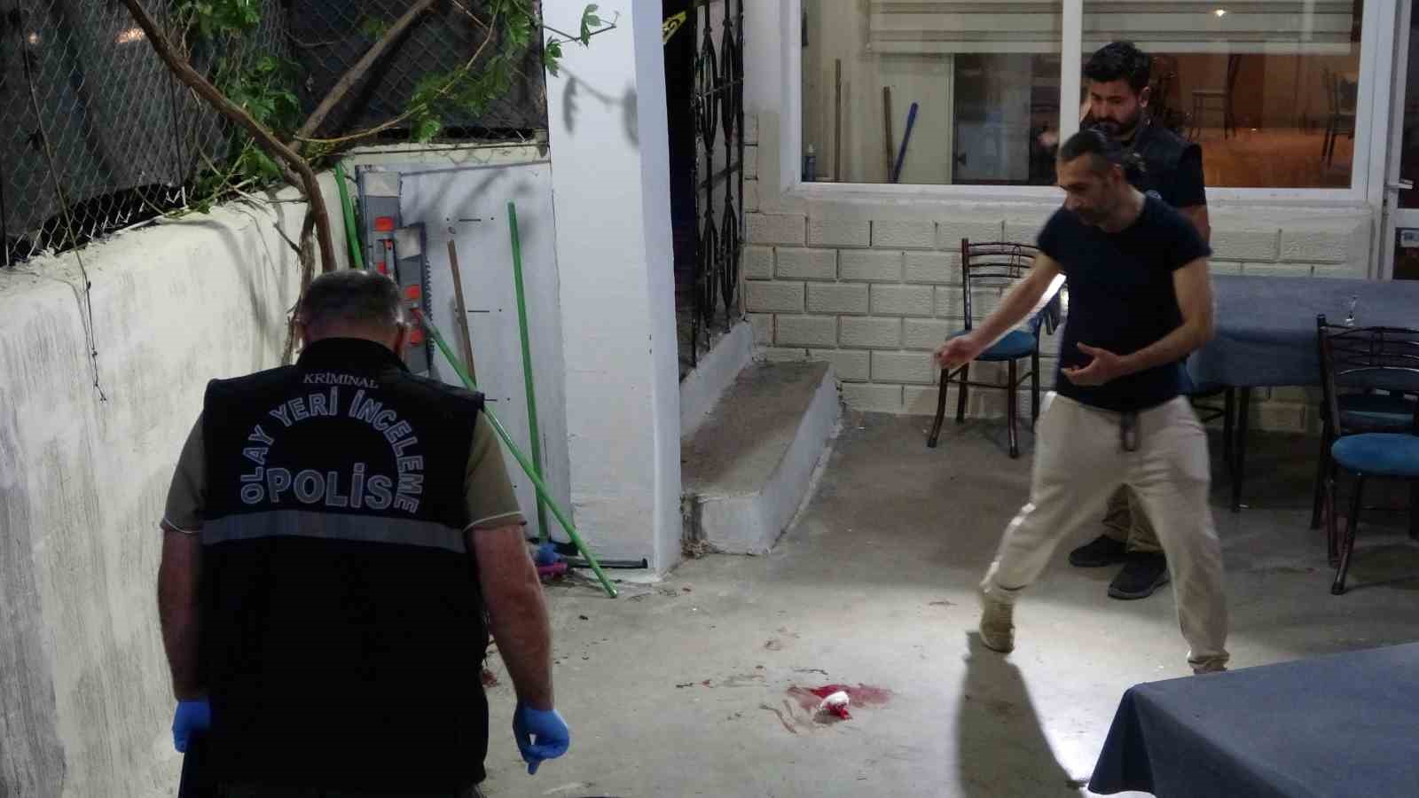 Husumetlisini Kıraathanede Pompalı Tüfekle Vurdu