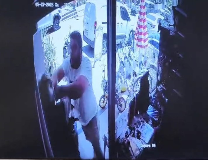 Muğla’da Motosiklet Tartışması Kavgaya Dönüştü: Esnaf Hastanelik Oldu