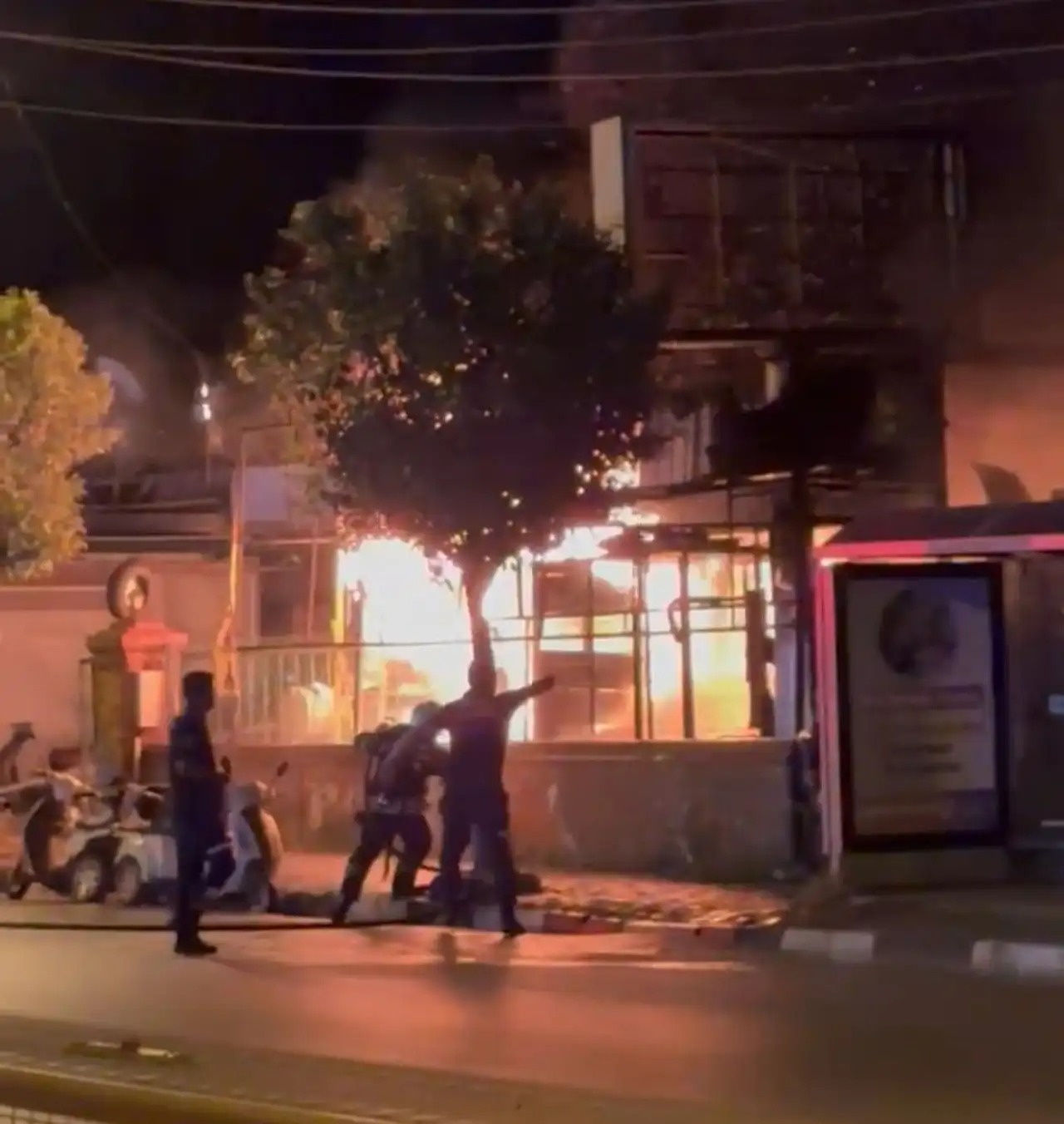 Muğla’da Motosiklet Tamirhanesi Alevlere Teslim Oldu