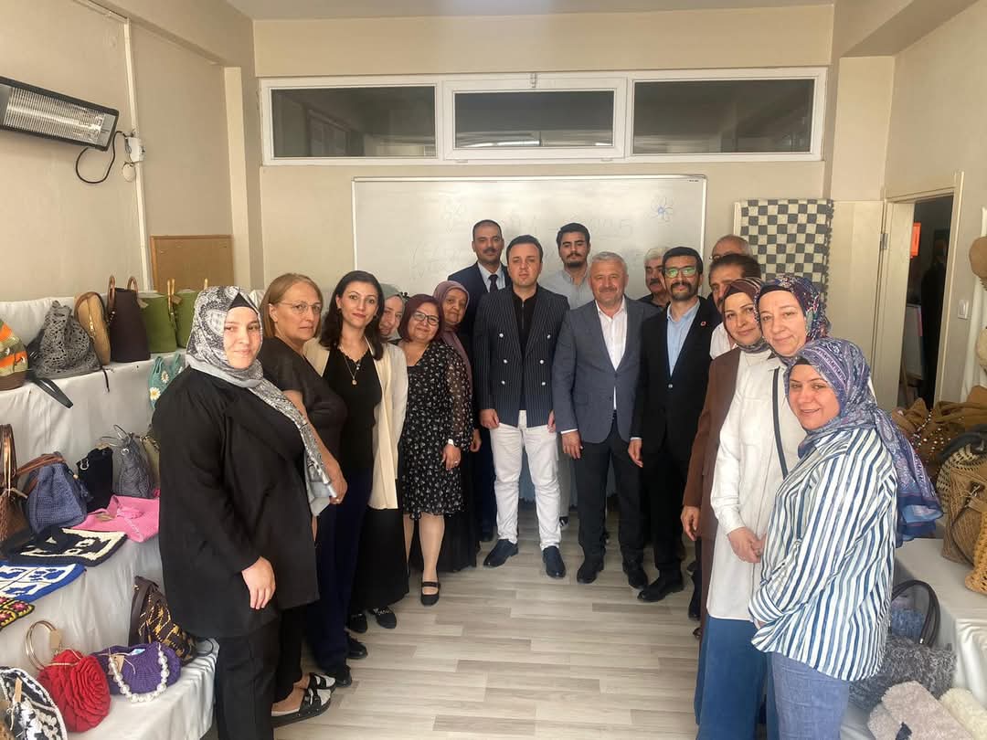 Kavaklıdere Halk Eğitim Merkezi’nden Yıl Sonu Sergisi