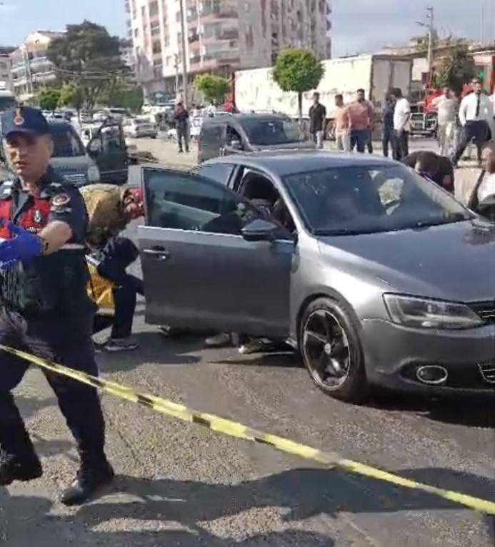 Cezaevi Dönüşü Pusu: Aile Otomobili Kurşun Yağmuruna Tutuldu
