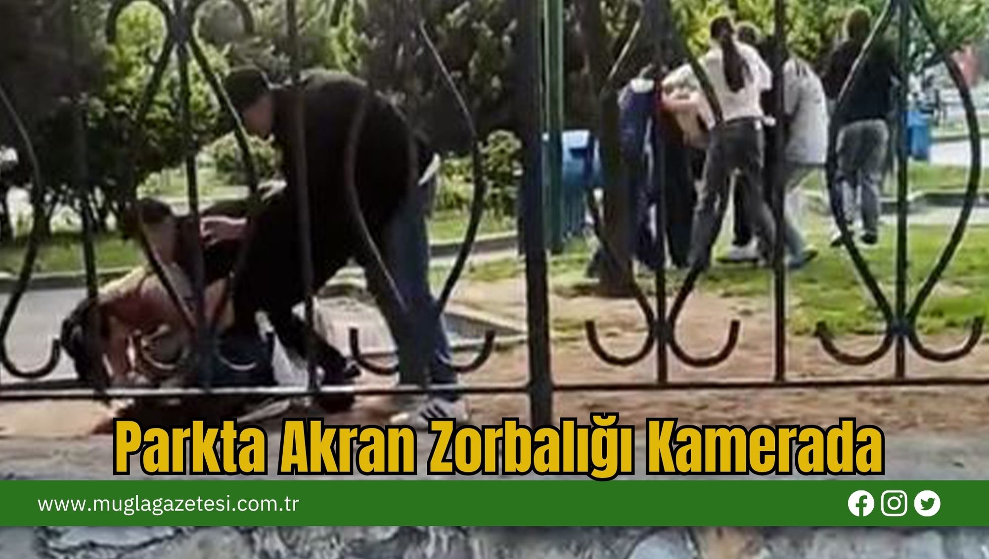 Parkta Akran Zorbalığı Kamerada