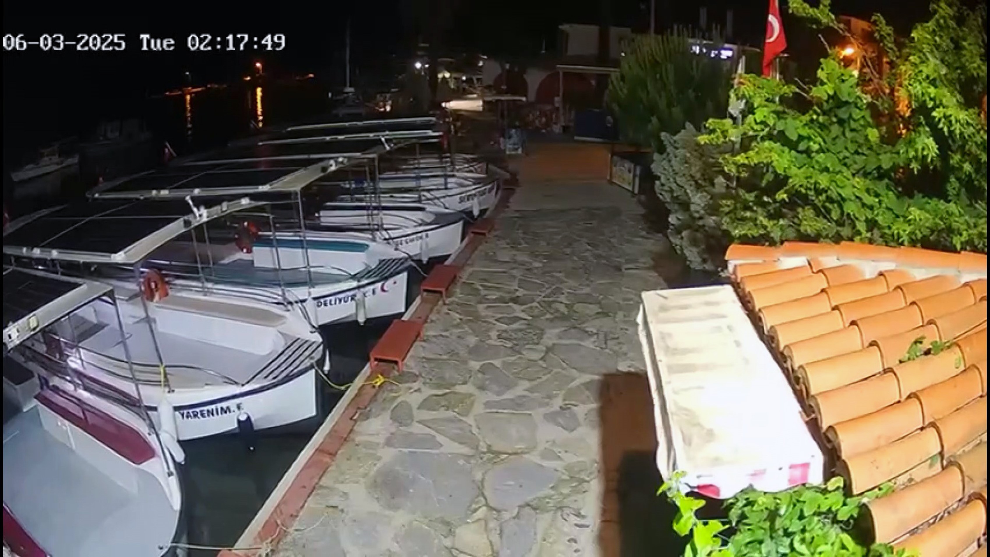 Deprem Anında  Tekneler Beşik Gibi Sallandı