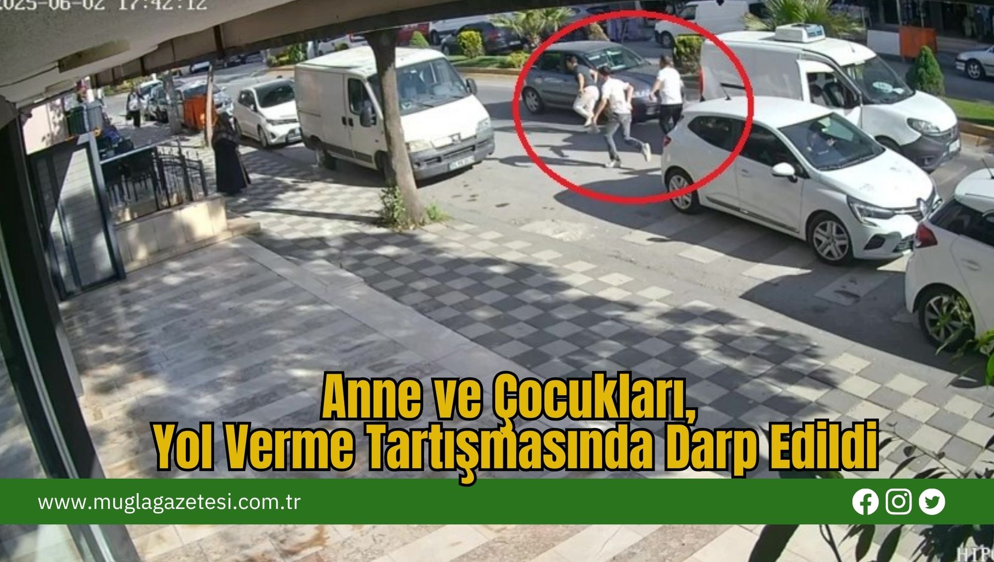 Anne ve Çocukları, Yol Verme Tartışmasında Darp Edildi
