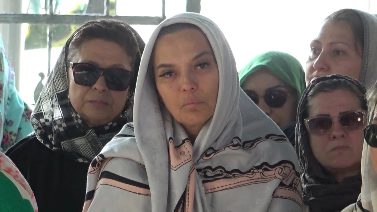 Demet Akalın’ın Acı Günü: “Dağ Gibi  Abim Gitti”