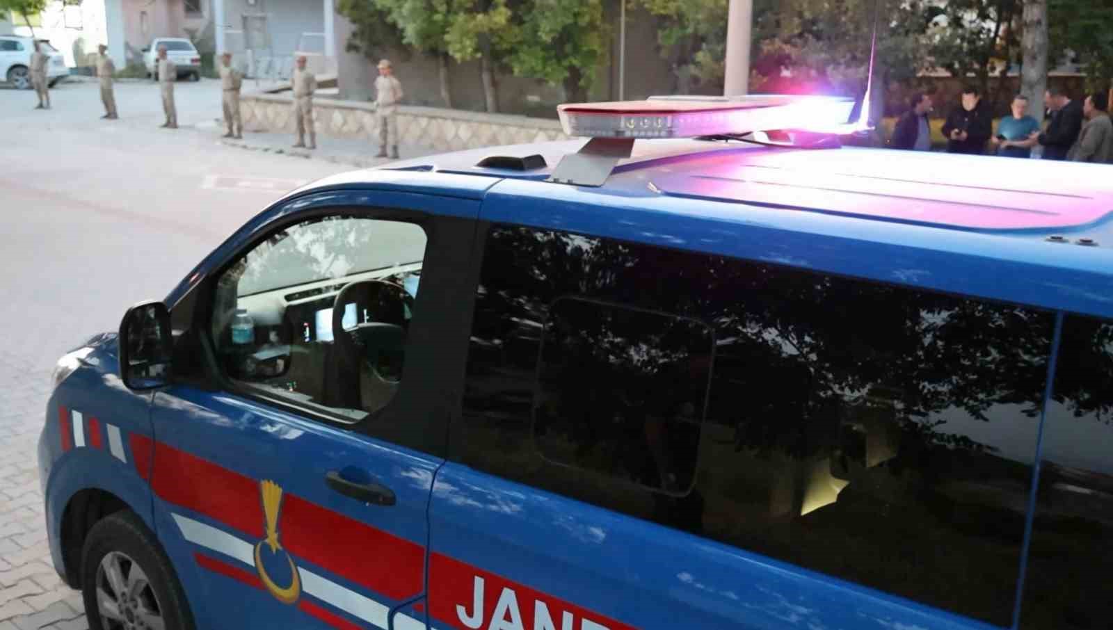 Alkol Masasında Geçmişi Konuştular: Arkadaşını Cam Şişeyle Öldürdü