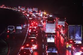 Bayram Tatili Başladı: Otoyollarda Trafik Durma Noktasına Geldi