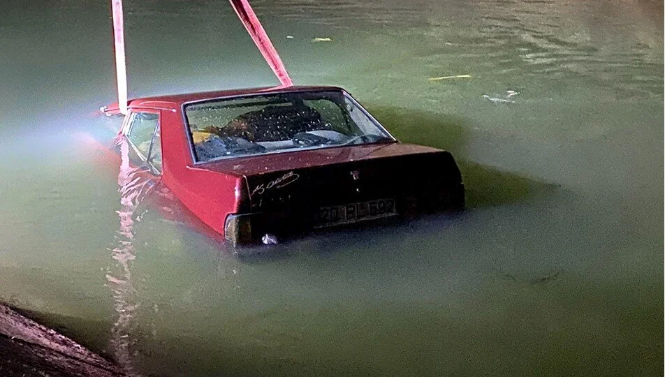 Sulama Kanalına Düşen Otomobilin Sürücüsü Hayatını Kaybetti