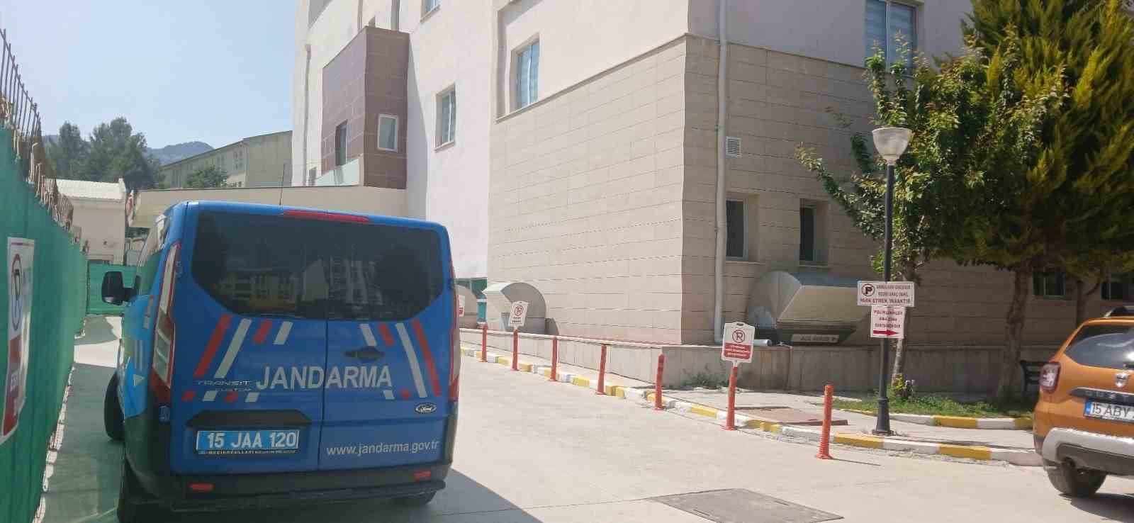 Elini Kıyma Makinesine Kaptıran Kız Ağır Yaralandı