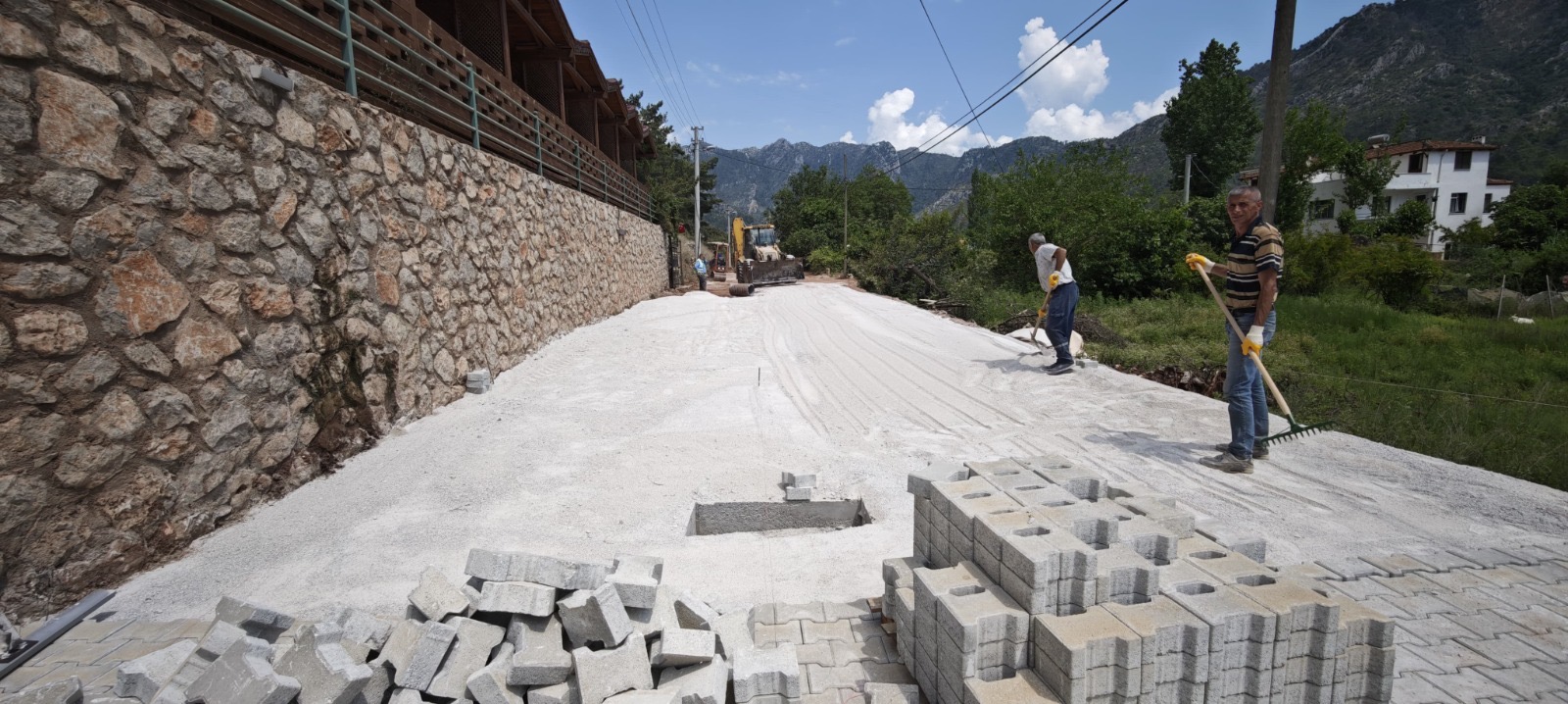 Büyükşehir’den Orhaniye’ye Dev Yatırım: Yol ve Yağmursuyu Çalışmaları Başladı