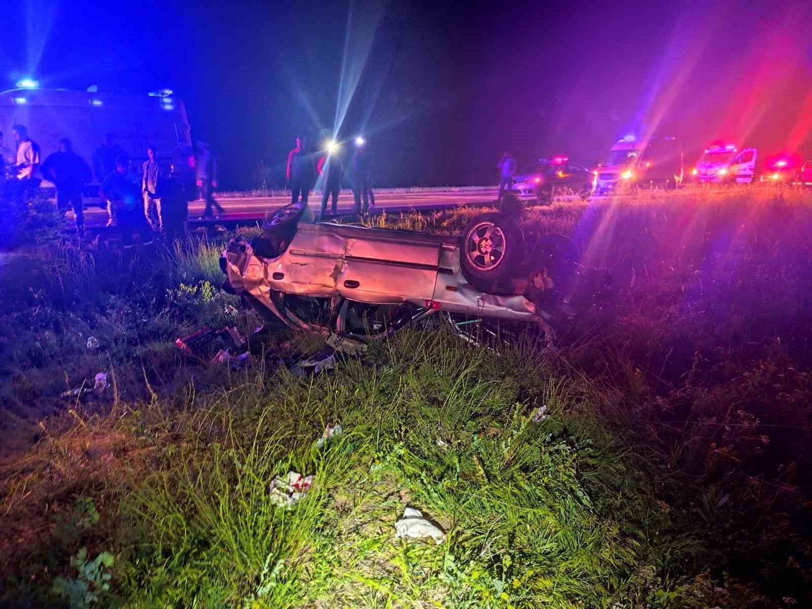 Otomobil Şarampole Devrildi: 7 Yaralı